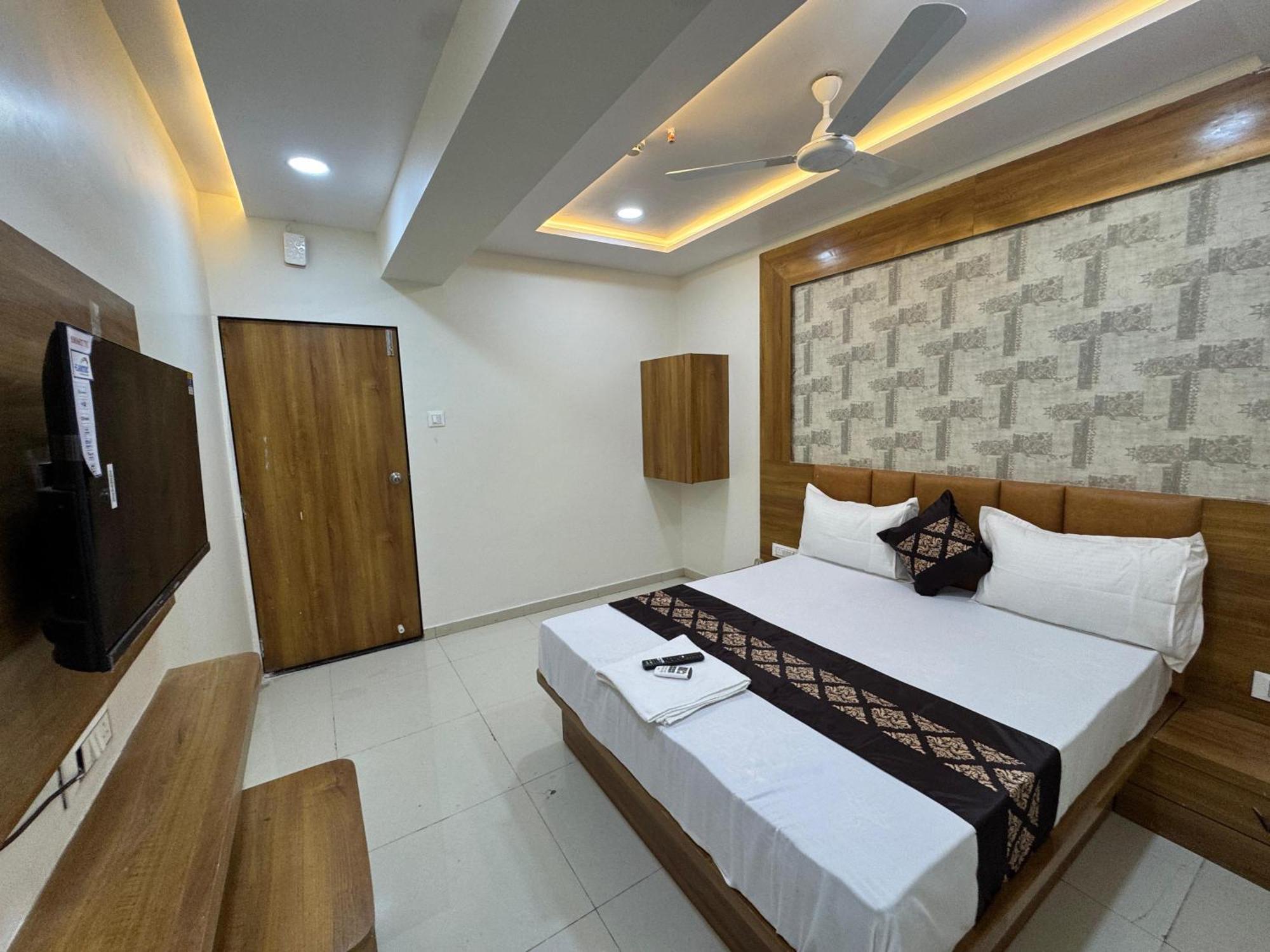 Hotel Signature Ankleshwar Room photo